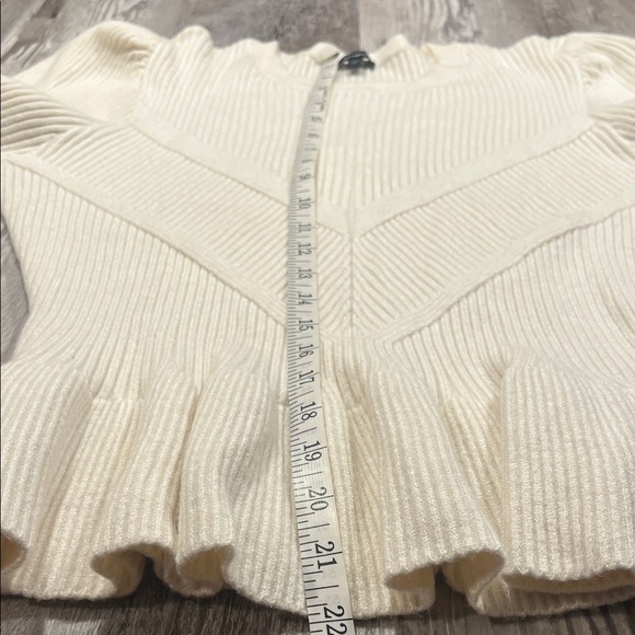 Express Cream Ribbed Knit Sweater Size Large - Picture 7 of 7